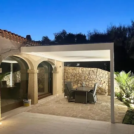 Con Piscina, Costa Smeralda Villa